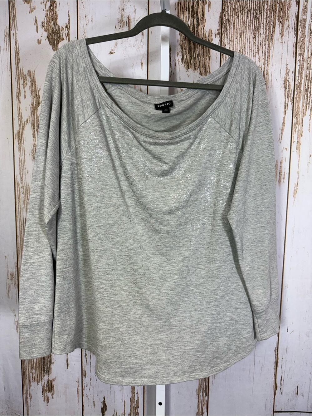Torrid, Off the shoulder Henley Shirt, Shiny Print. Size 0X. Excellent condition